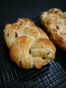 yeast bun with rum raisins | schabakery.com