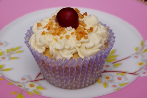 Frankfurt Crown Cupcake with Vanilla Buttercream | schabakery.com