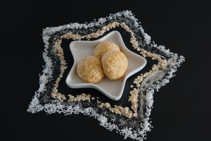 Coconut Crisp cookies | schabakery.com