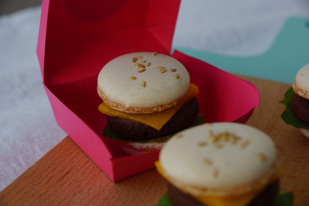 Macaron Buger with mint, chocolate and mango | schabakery.com